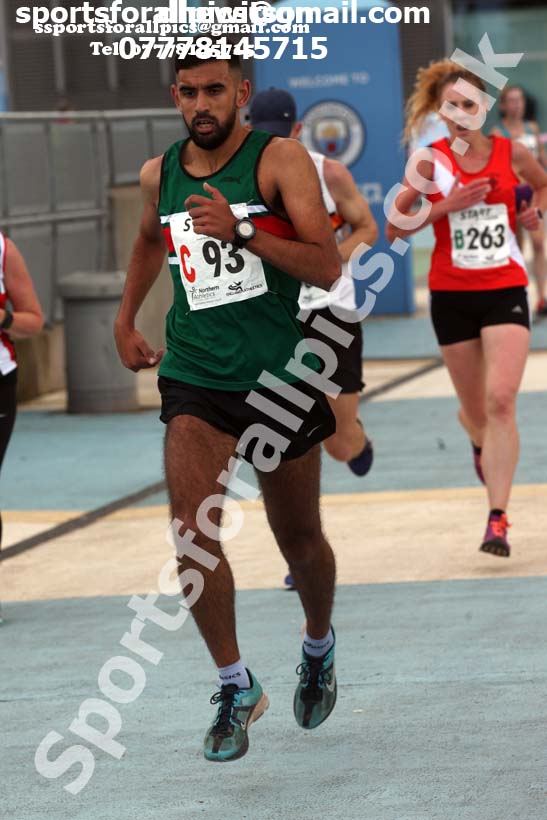 Senior mens 6 stage relay, Northern Senior 6 and 4 and Junior Stage Road Relays, SportsCity, Manchester. Photo:  David T. Hewitson/Sports for All Pics